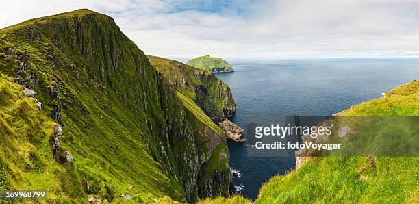 scotland st kilda sea cliffs western isles panorama - st kilda bildbanksfoton och bilder