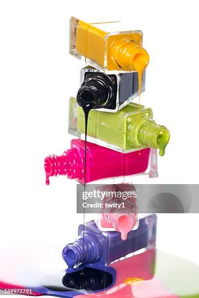 smalto per unghie gocce - smalto foto e immagini stock