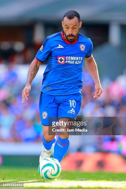 Moises Viera of Cruz Azul drives the ball during the 9th round match between Cruz Azul and Queretaro as part of the Torneo Apertura 2023 Liga MX at...