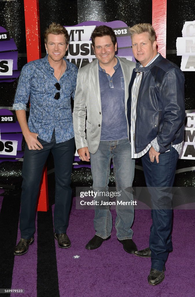 2013 CMT Music Awards - Arrivals