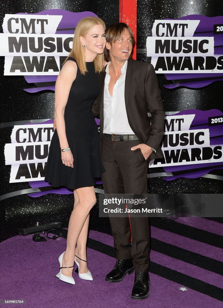 2013 CMT Music Awards - Arrivals