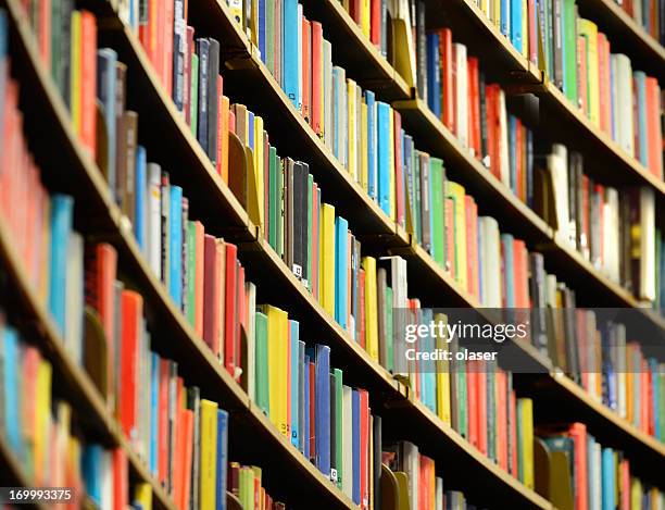 bookshelf inside stockholm public library - book shelf stockfoto's en -beelden