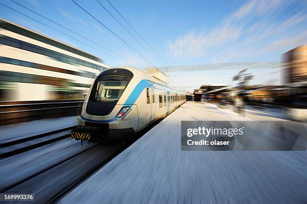 commuter train - voyage train stock pictures, royalty-free photos & images