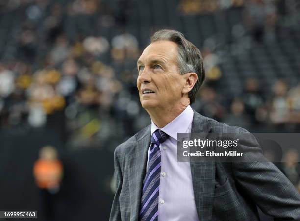 Sunday Night Football color commentator Cris Collinsworth arrives at a game between the Pittsburgh Steelers and the Las Vegas Raiders at Allegiant...