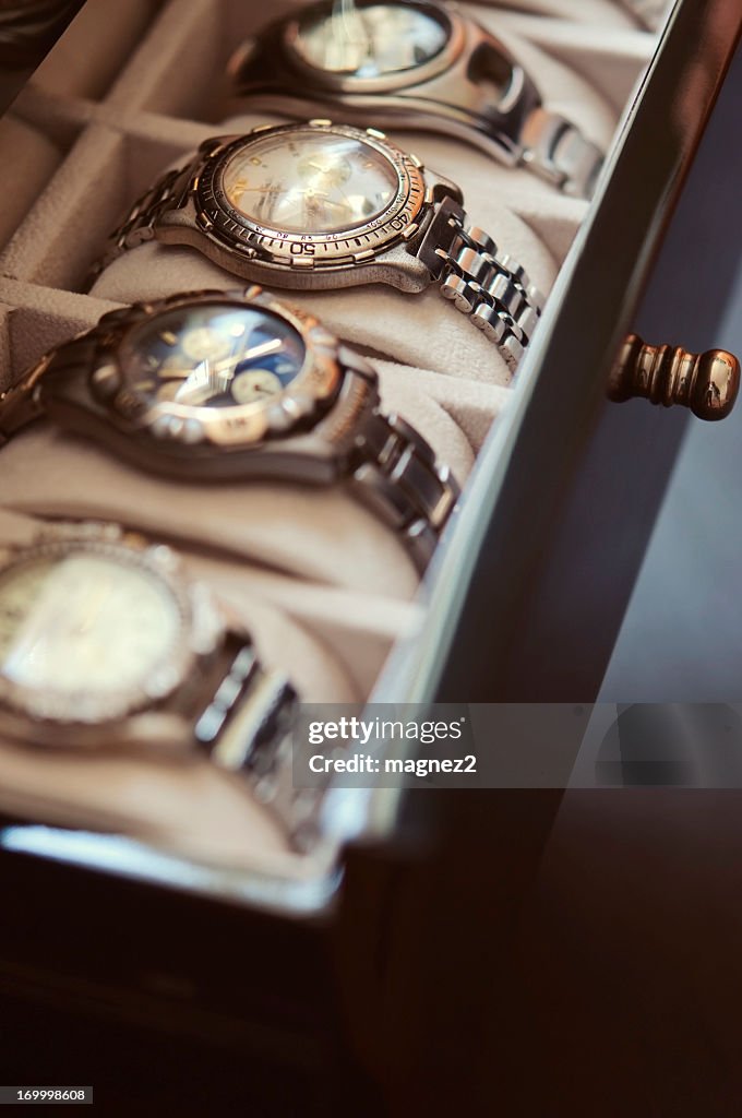 Caballero muñeca relojes