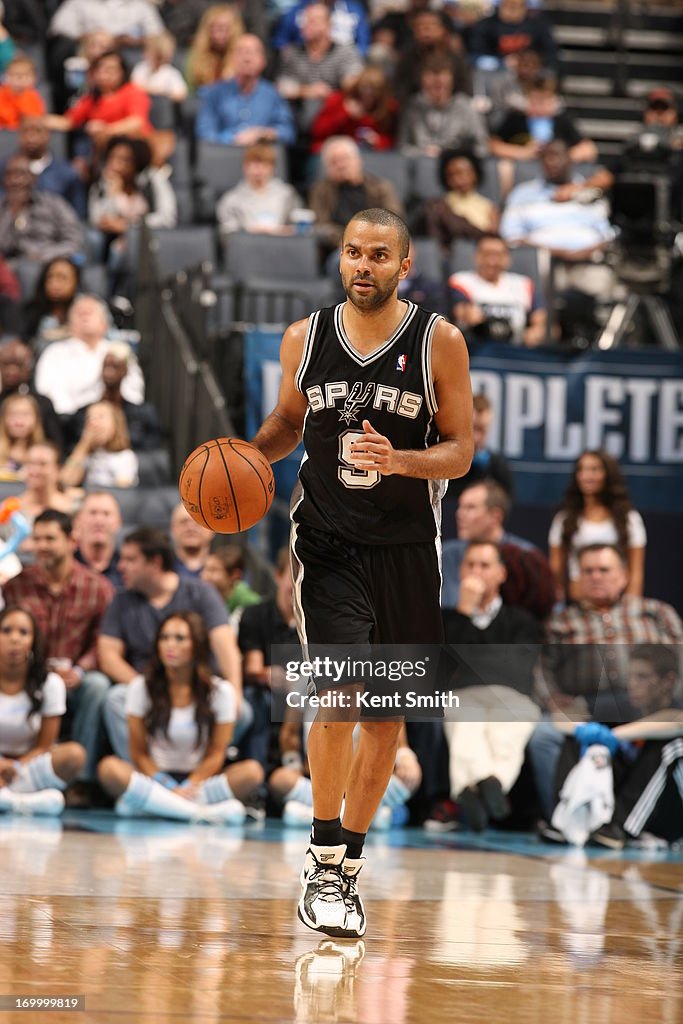 San Antonio Spurs v Charlotte Bobcats