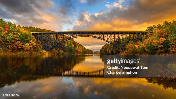 french king bridge in fall - ma bildbanksfoton och bilder