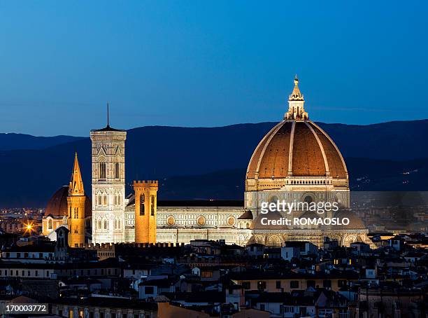 the duomo and campanile by night, florence tuscany italy - filippo brunelleschi stock pictures, royalty-free photos & images