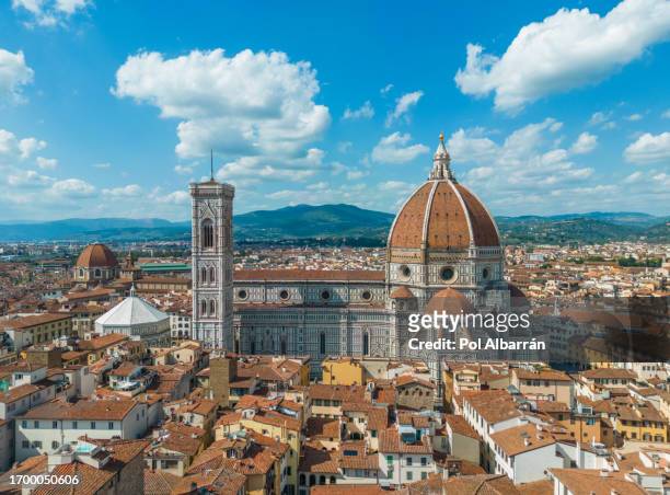 florence, duomo di firenze, aerial view during a sunny summer day - filippo brunelleschi stock pictures, royalty-free photos & images