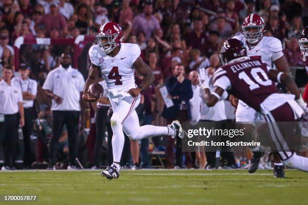 Alabama Crimson Tide quarterback Jalen Milroe runs during the game between the Mississippi State Bulldogs and the Alabama Crimson Tide on September...