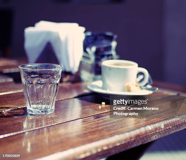 agua y café - agua potable 個照片及圖片檔