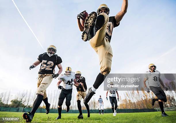 college football. - receiver imagens e fotografias de stock