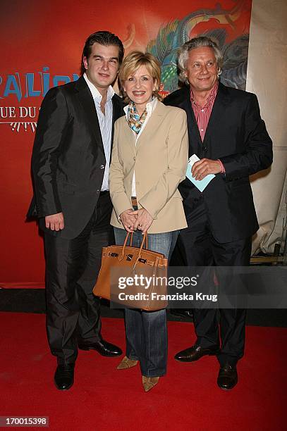 Carmen Nebel, son Gregor Nebel And friend Klaas Bauer at The "Dralion" premiere from "Cirque Du Soleil" in Berlin 300806.