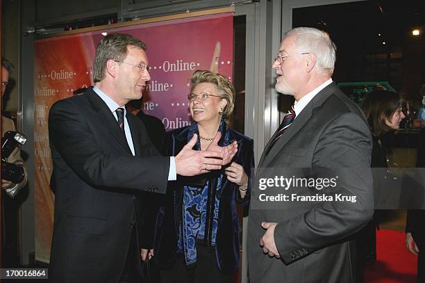 Christian Wulff, Vivian Reding On And Peter Harry Carstensen , the T-Online media meeting "Talk @ Night" on of Cebit in Hannover 080306. (P