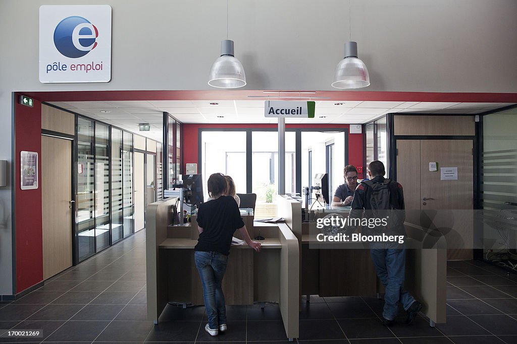 French Job Center As Unemployment Climbs On Recession