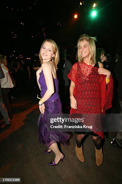 Natalie Alison And Jasmine Weber Dancing In The After Show Party At The European premiere of King Kong Berlin.