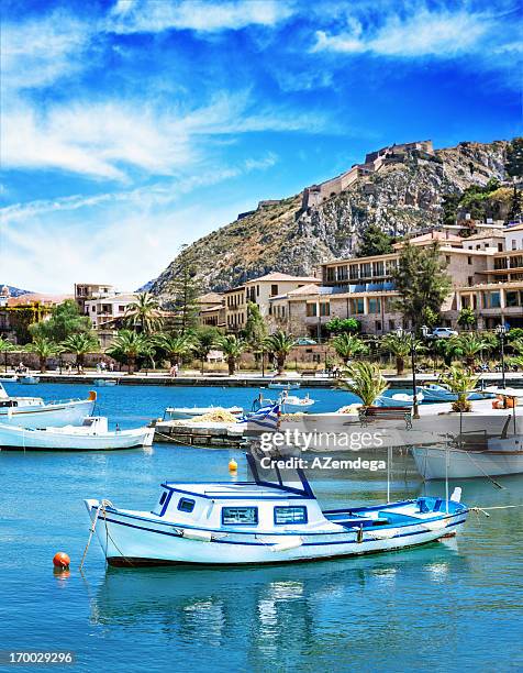 navio de pesca - peloponeso imagens e fotografias de stock