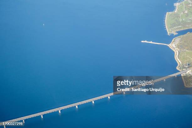aerial view of øresund bridge - oresund bridge stock pictures, royalty-free photos & images