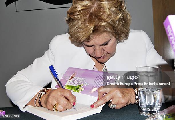 Carmen Bazan presents her book 'Una Nueva Vida Es Posible' at Casa del Libro on June 5, 2013 in Madrid, Spain.