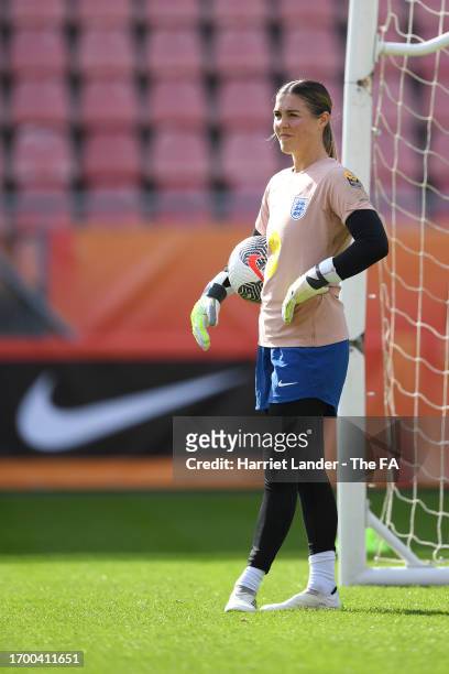 Mary Earps of England looks on during a training session at Stadium Galgenwaard on September 25, 2023 in Utrecht, Netherlands.