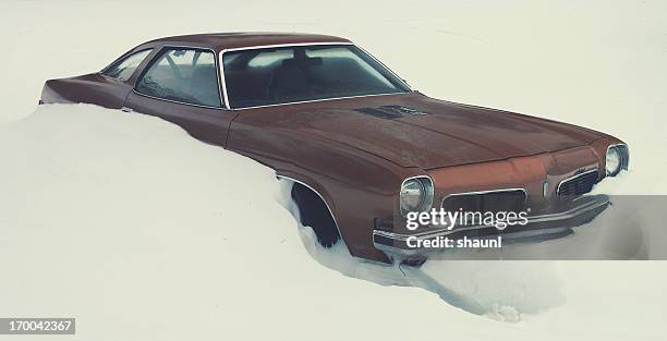 winter inundation - 1970s muscle cars stock pictures, royalty-free photos & images