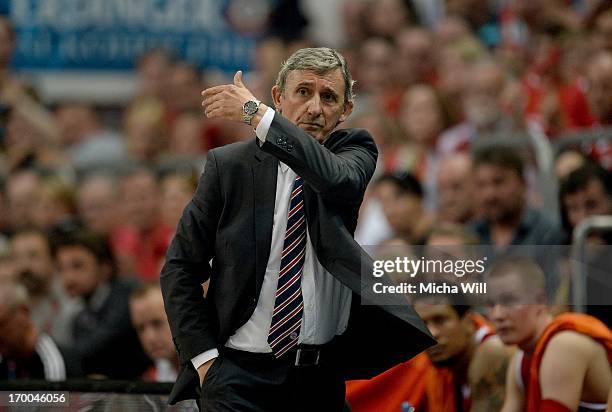 Head coach Svetislav Pesic of Muenchen gestures during game 5 of the semifinals of the Beko BBL playoffs between Brose Baskets and FC Bayern Muenchen...