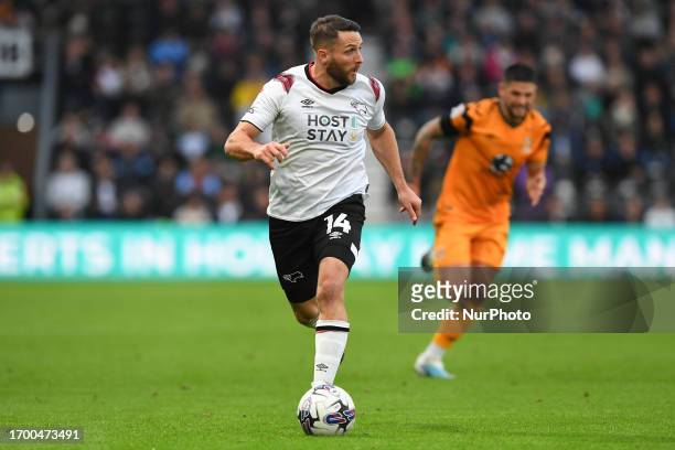Conor Washington of Derby County looking for options during the Sky Bet League 1 match between Derby County and Cambridge United at the Pride Park,...