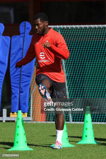 Yunus Musah of AC Milan in action during an AC Milan training session at Milanello on September 25, 2023 in Cairate, Italy.