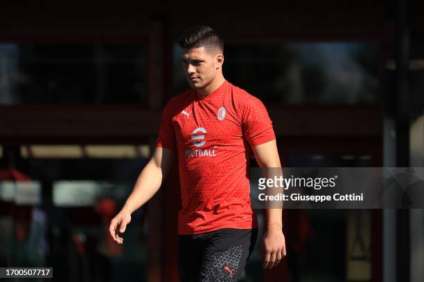 Luka Jovic of AC Milan looks on during an AC Milan training session at Milanello on September 25, 2023 in Cairate, Italy.