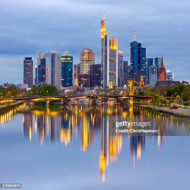 frankfurt am main skyline, germany - frankfurt stockfoto's en -beelden