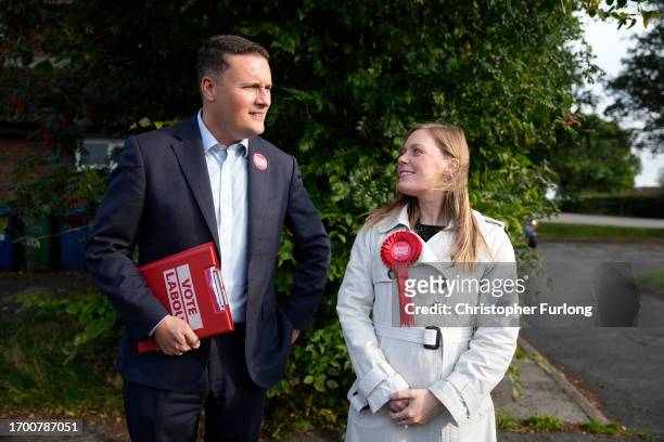Labour's shadow health secretary Wes Streeting and the party's candidate for the Tamworth by-election Sarah Edwards canvass on the doorsteps of...