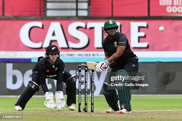 Sinalo Jafta of South Africa and Izzy Gaze of New Zealand during the ICC Women's Championship, 3rd ODI match between South Africa and New Zealand at...