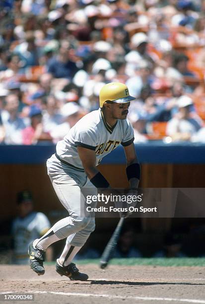 Tony Pena of the Pittsburgh Pirates bats against the New York Mets during an Major League Baseball game circa 1986 at Shea Stadium in the Queens...