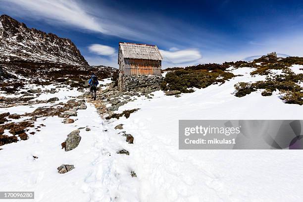 tasmanian overland track - tasmanian tourist destinations stock pictures, royalty-free photos & images