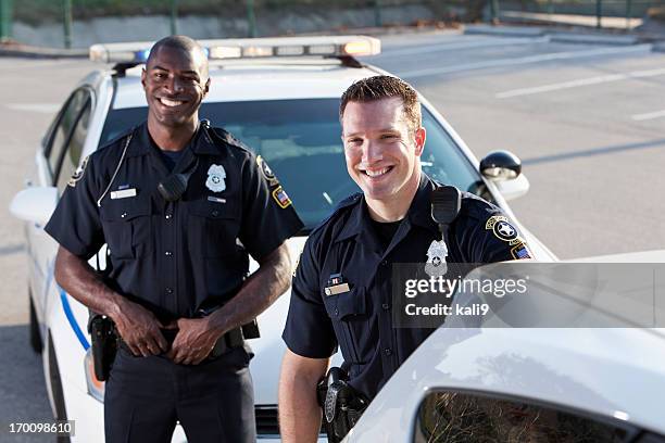 funzionari di polizia - good cop foto e immagini stock