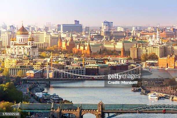 center of moscow in sunny day - moscow russia stockfoto's en -beelden