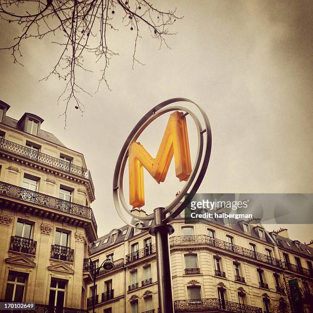 paris metro sign (mobilestock) - paris metro sign stock pictures, royalty-free photos & images
