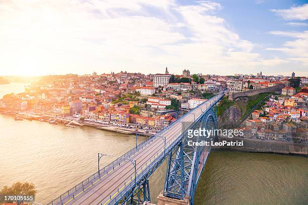 wunderschöne luftbild von porto - porto portugal stock-fotos und bilder
