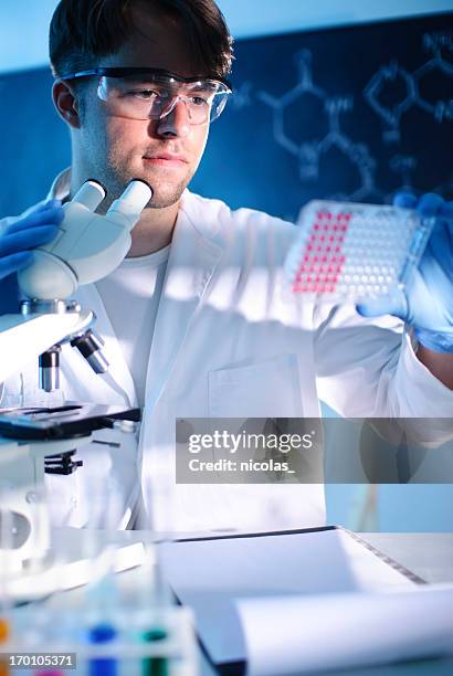 Plate Measuring Microscope Photos and Premium High Res Pictures - Getty ...