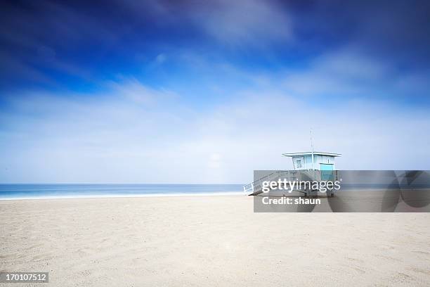 lifeguard tower - malibu stockfoto's en -beelden