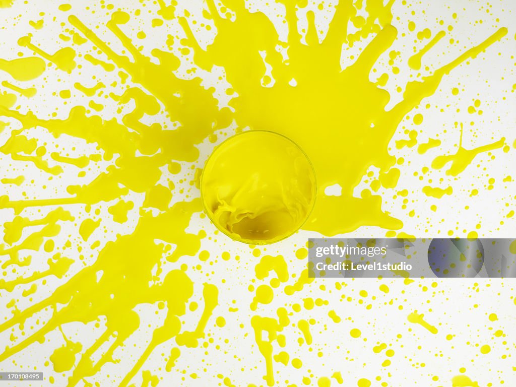 Dropping of the yellow paint