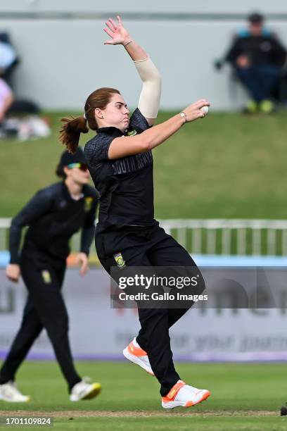 Nadine de Klerk of South Africa during the ICC Women's Championship, 3rd ODI match between South Africa and New Zealand at Hollywoodbets Kingsmead...