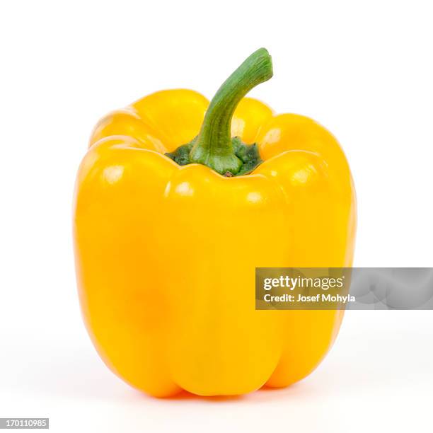 perfectly ripe sweet yellow bell pepper - paprika stockfoto's en -beelden