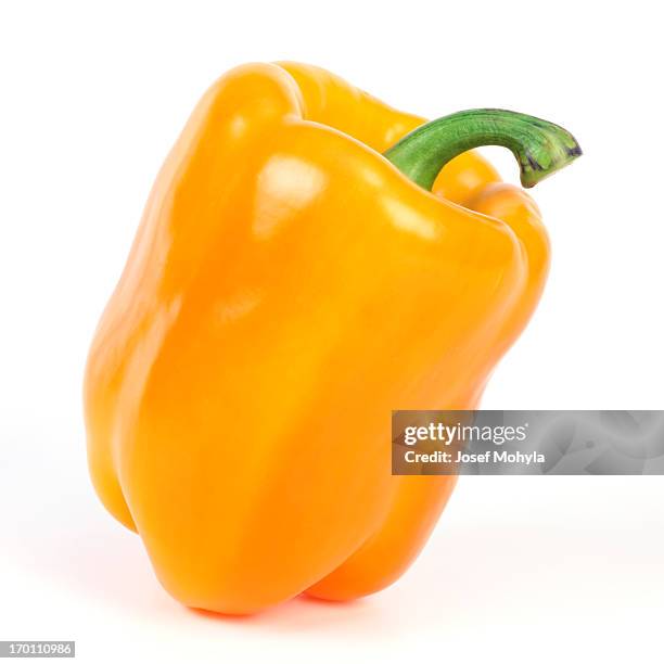 yellow bell pepper - gelbe paprika stock-fotos und bilder