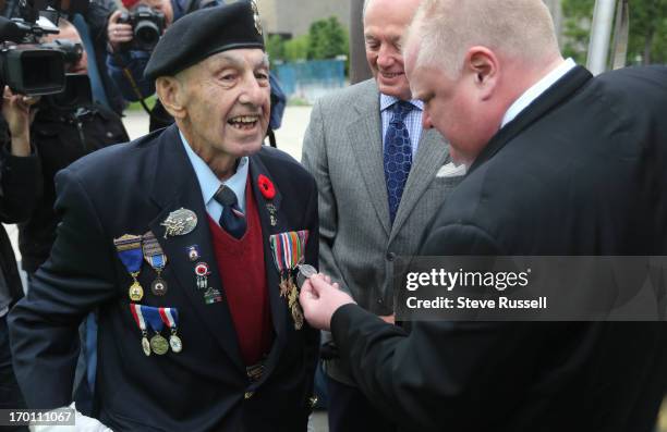 Weldon Clark Weldon Clark Photos and Premium High Res Pictures - Getty Images