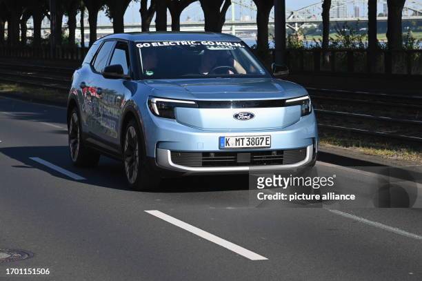 October 2023, North Rhine-Westphalia, Cologne: The new all-electric Ford Explorer on the course of the Generali Cologne Marathon Photo: Horst...