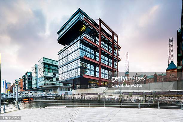 hamburgo hafencity - elbe river - fotografias e filmes do acervo