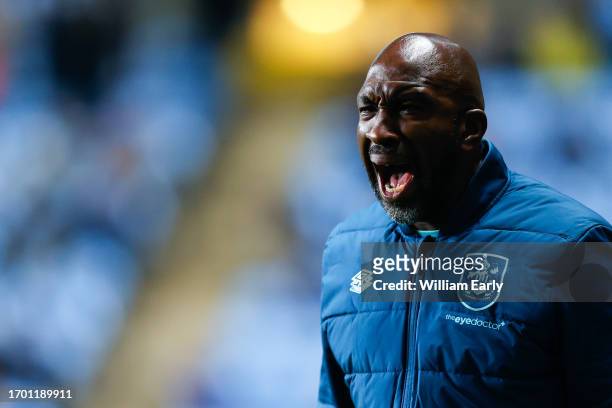 Manager Darren Moore of Huddersfield Town shouts during the Sky Bet Championship match between Coventry City and Huddersfield Town at The Coventry...