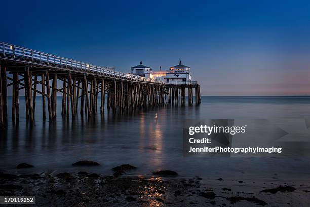 malibu beach sunset - malibu beach stock pictures, royalty-free photos & images