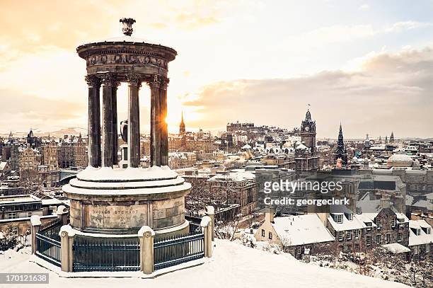 edinburgh under snow - edinburgh scotland stockfoto's en -beelden